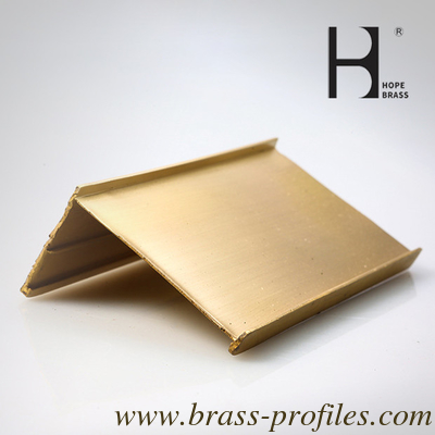 Customizable Brass Decorative Items with Wooden Case Package supplier